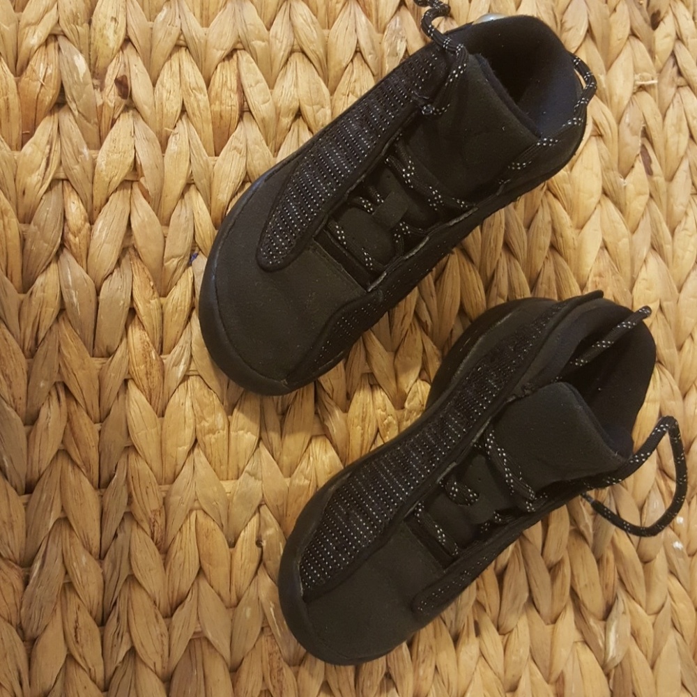 Jordan little boy shoes